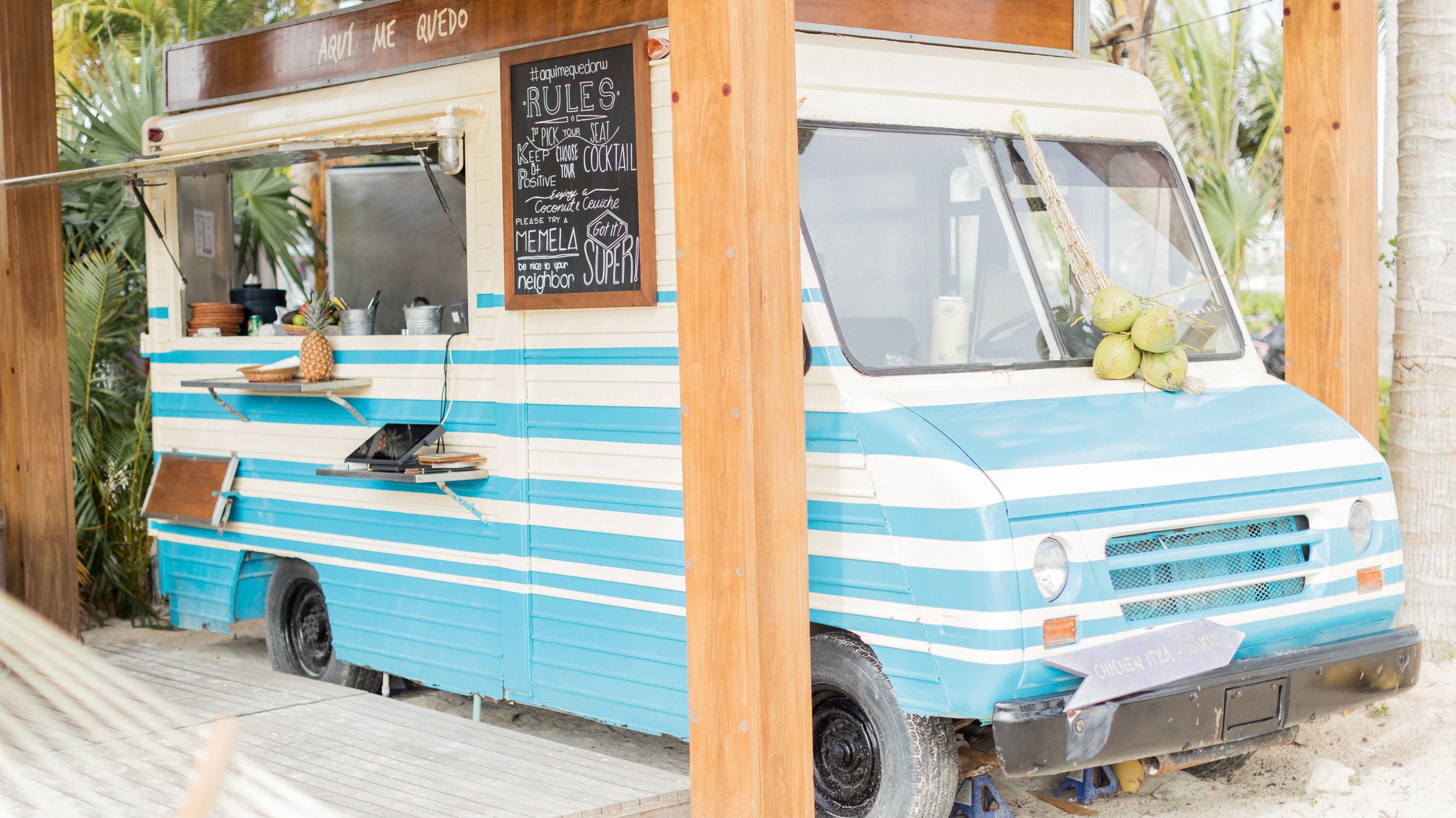 Aquí Me Qudeo food truck, La Cantina